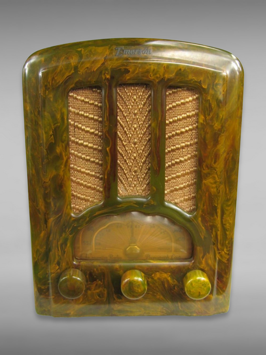Green Emerson AU-190 Cathedral Catalin Bakelite Radio
